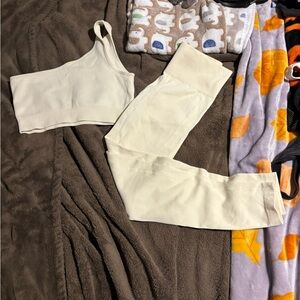 Cream Ribbed Lounge Set